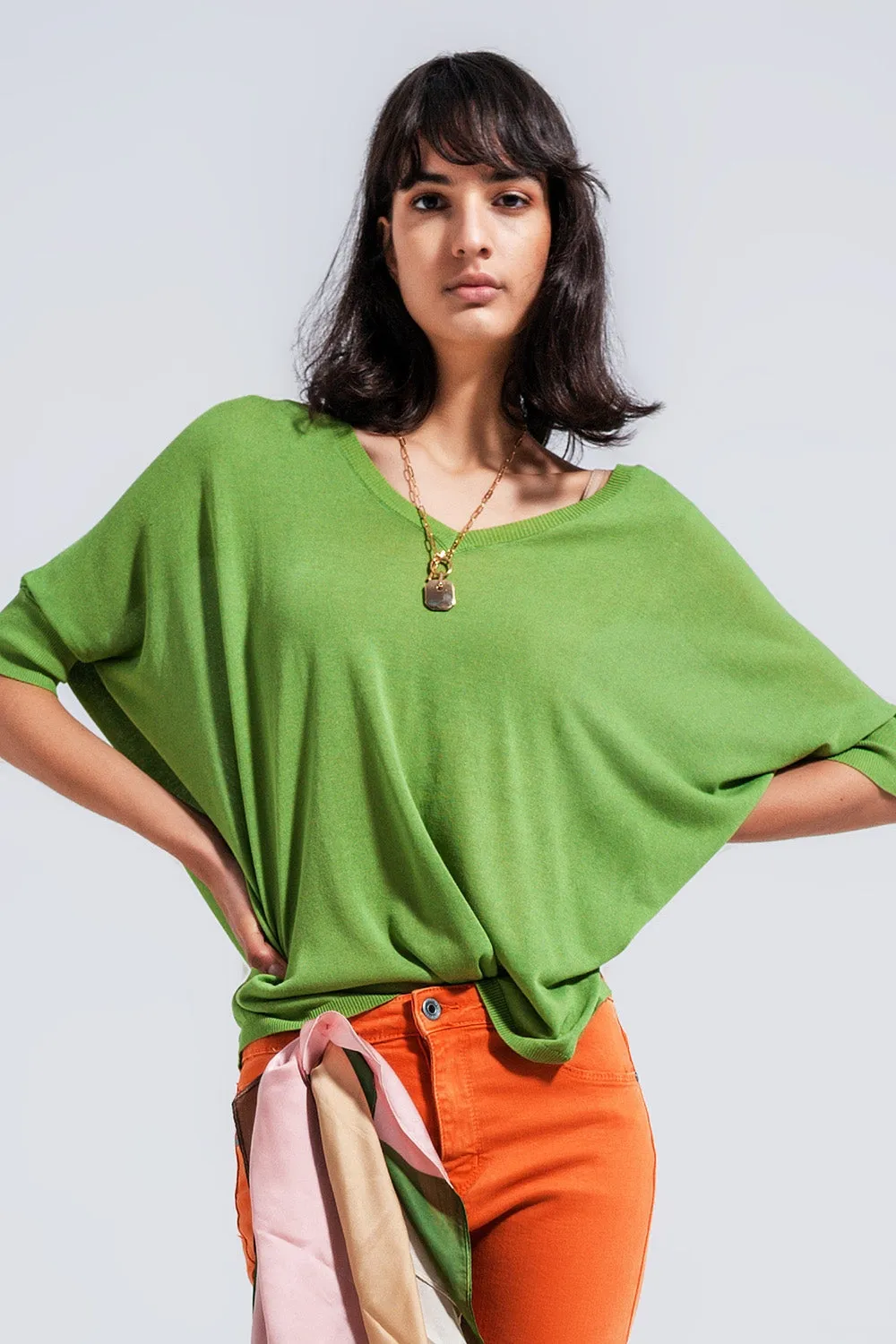 Short Sleeve Sweater in v Neck in Green